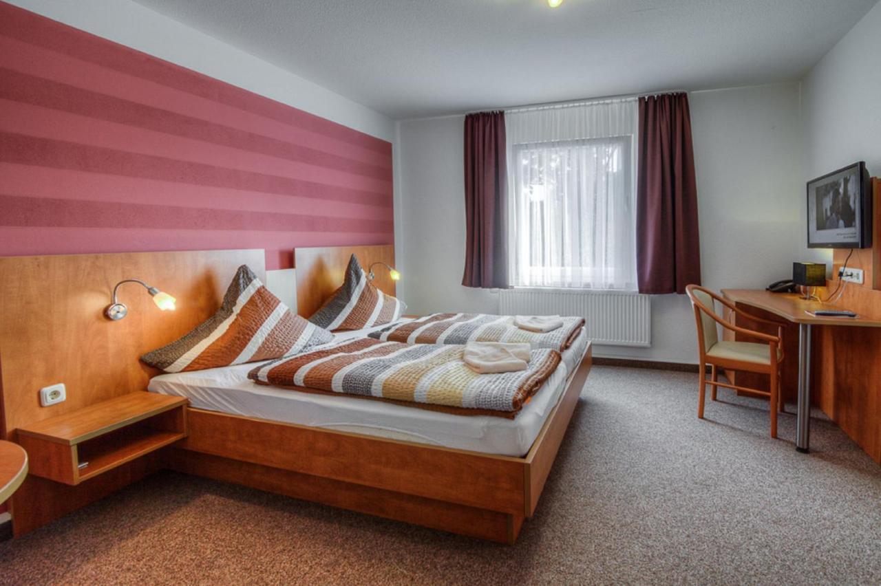Landhotel & Brauhaus Prignitzer Hof Прицвальк Экстерьер фото
