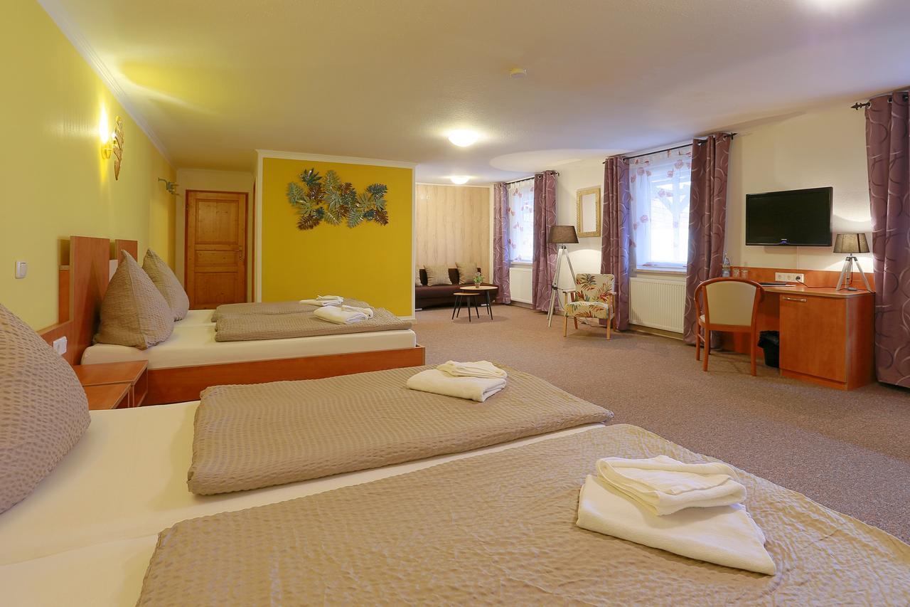 Landhotel & Brauhaus Prignitzer Hof Прицвальк Экстерьер фото