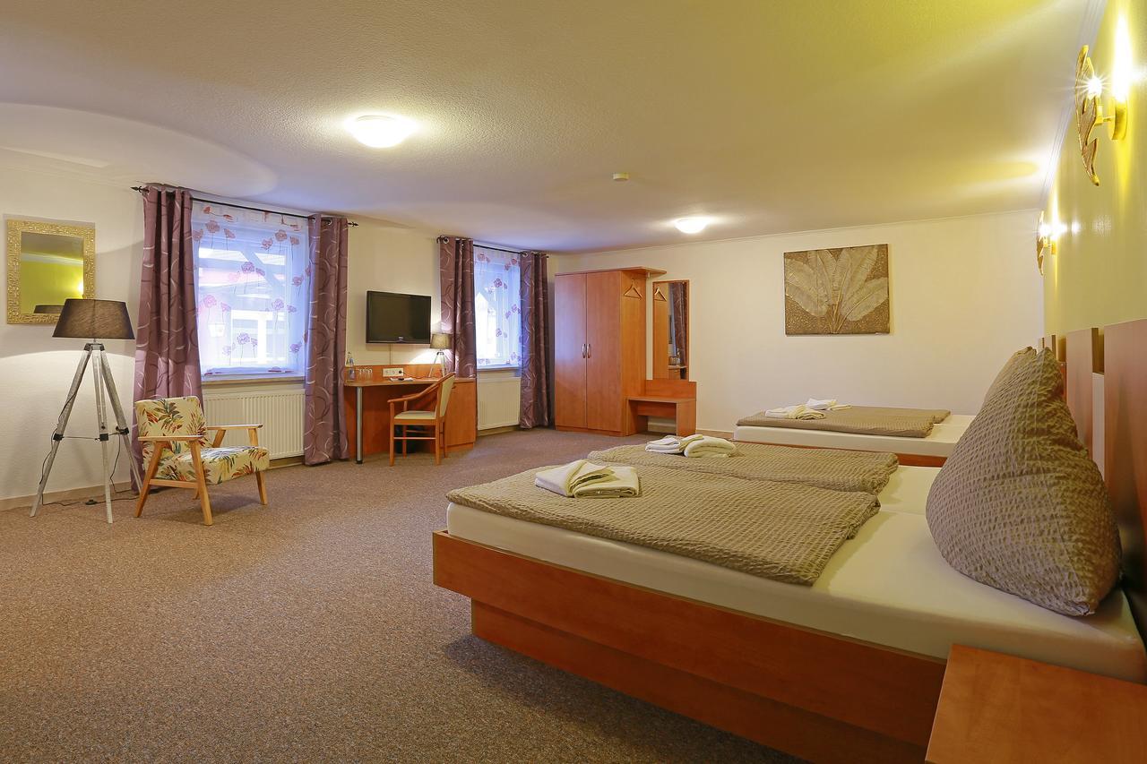 Landhotel & Brauhaus Prignitzer Hof Прицвальк Экстерьер фото